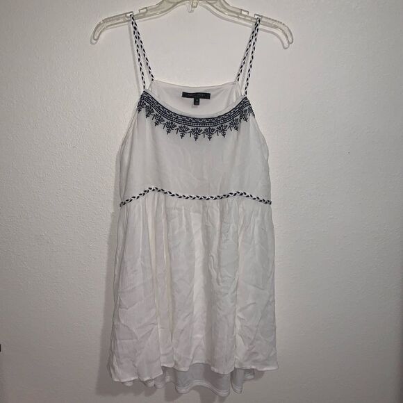 Romeo & Juliet Couture Embroidered tunic Tank Top - Picture 1 of 7